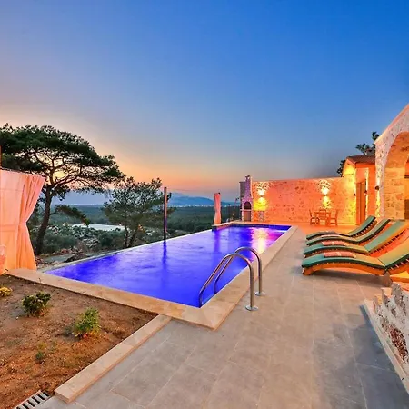 Tatil Evi Spacious 2br Stone With Pool & Bbq Kalkan