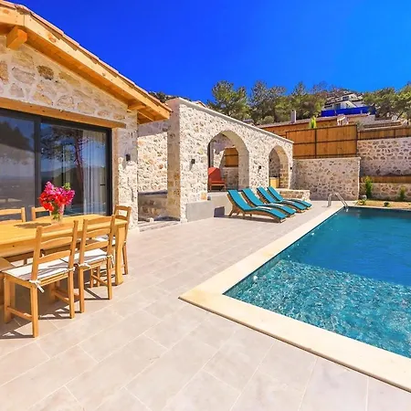 Tatil Evi Spacious 2br Stone With Pool & Bbq Kalkan